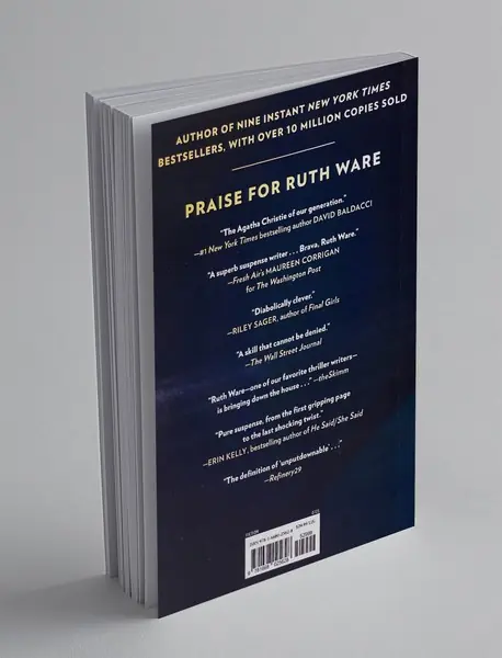 The Woman in Suit 11